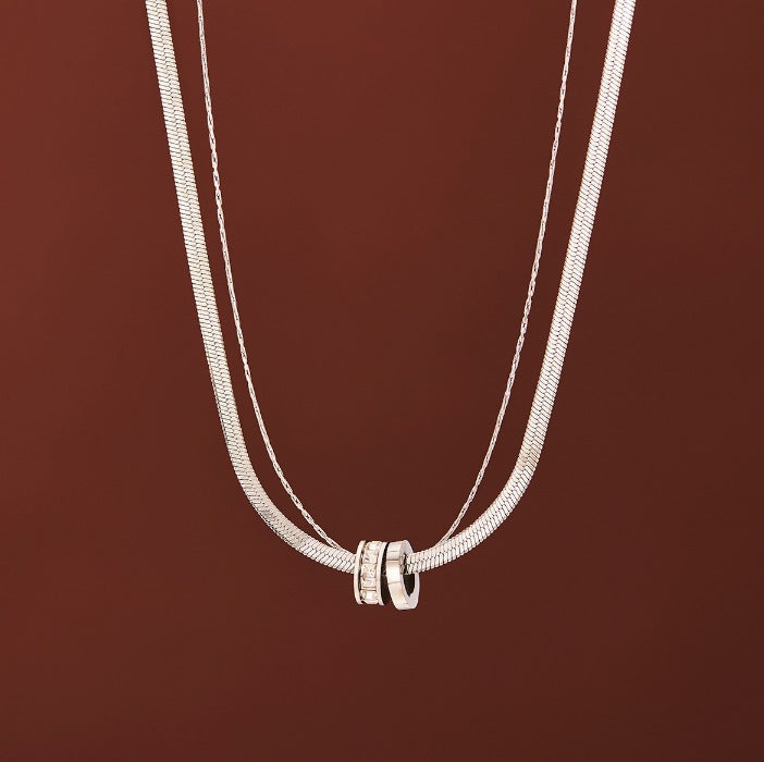 Collana minimalistica con ciondolo a forma di fiore in acciaio al titanio, delicata, per uomo e donna