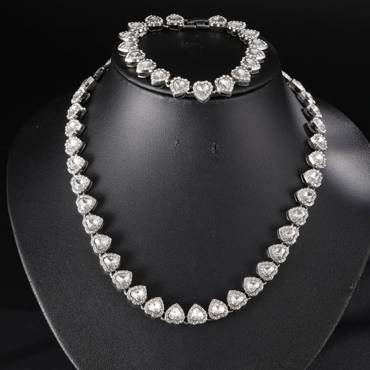 Set collana a catena a maglie cubane in ottone a forma di cuore di lusso con intarsio in zirconi cubici unisex