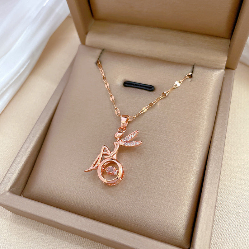 Elegante collar de luna geométrica para mujer y hombre, cadena de serpiente de acero inoxidable con detalles de diamantes de imitación, joyería ligera para la clavícula