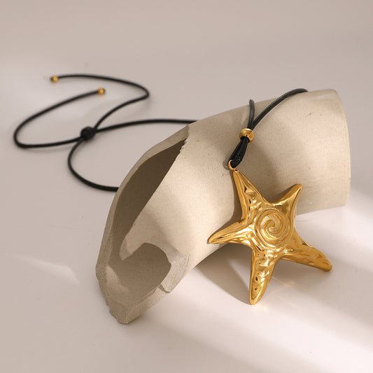 Collana con Ciondolo a Stella in Acciaio Inossidabile Placcato Oro 18 carati Stile Retrò Ins con Cordino in Cera Nera