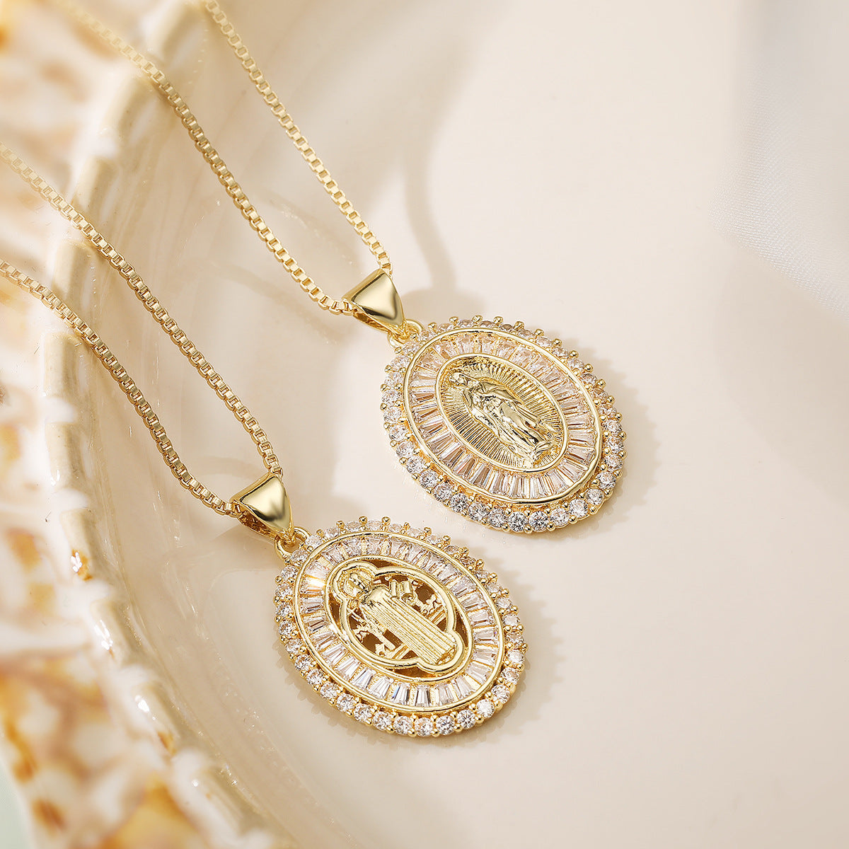 Minimalist Geometric Maria Pendant Necklace for Women with Copper Base Plated in 18K Gold and Zircon Inlay
