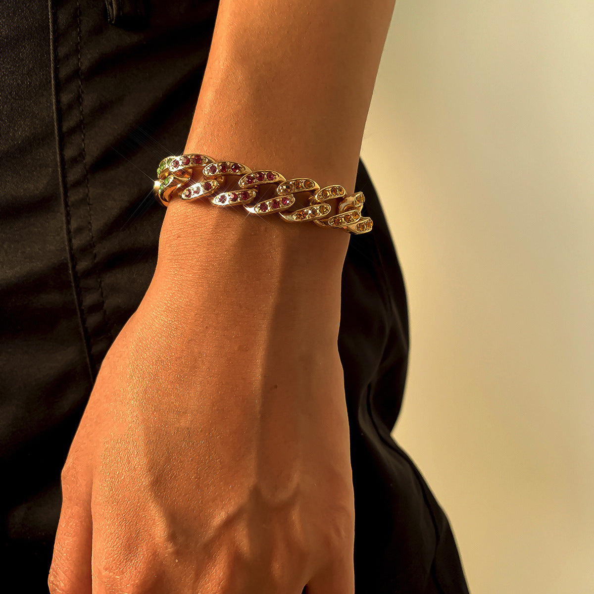 Minimalist Geometric Square Hollow Women's Rhinestone Inlaid Adjustable Alloy Chain Bracelet for Travel Souvenir Gift