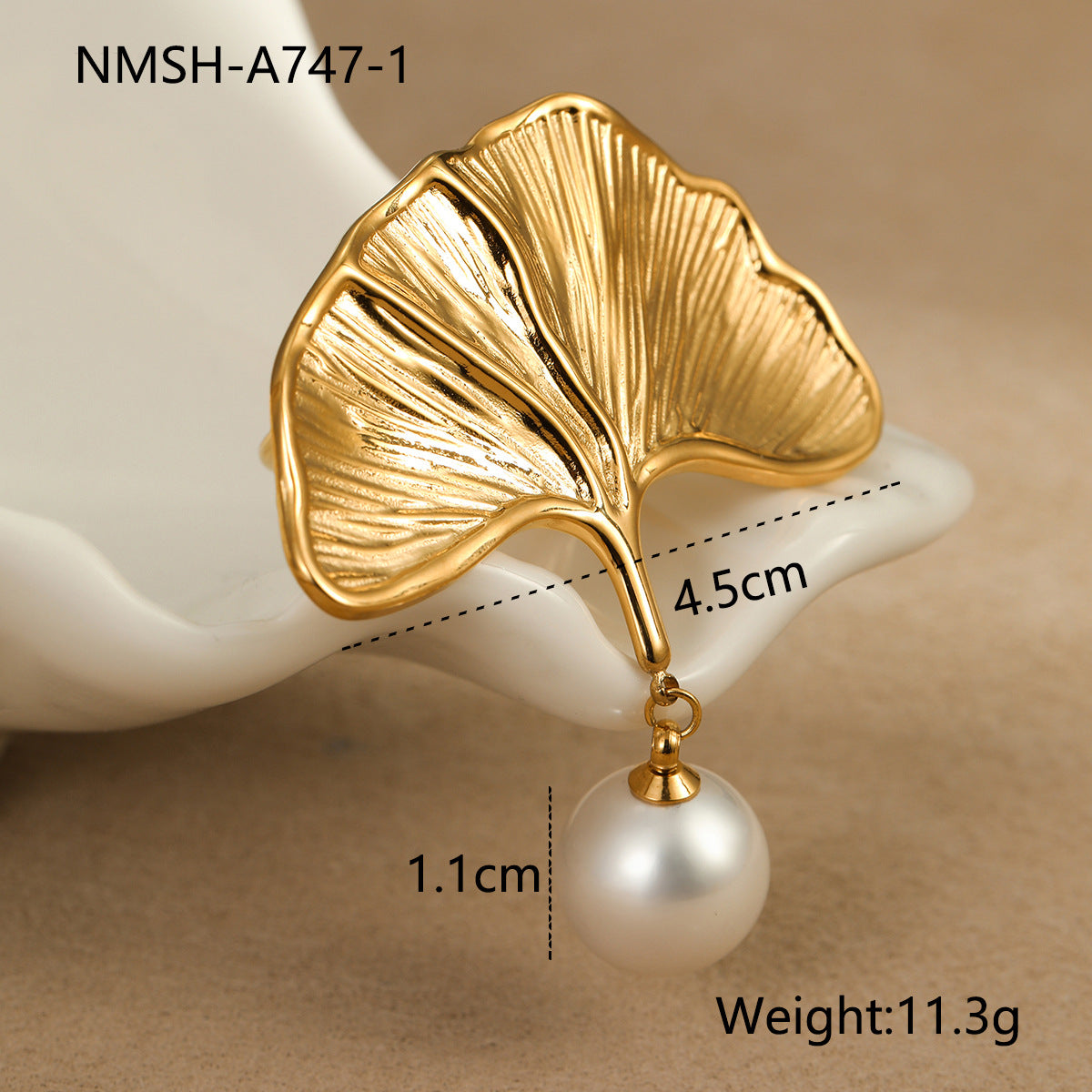 Anillo minimalista de acero de titanio con forma de lazo, incrustaciones de perlas simuladas y chapado en oro de 18 quilates para mujer