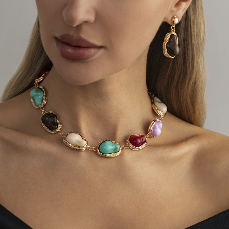 Vintage Geometric Resin Pendant Zinc Alloy Plated Necklace for Women