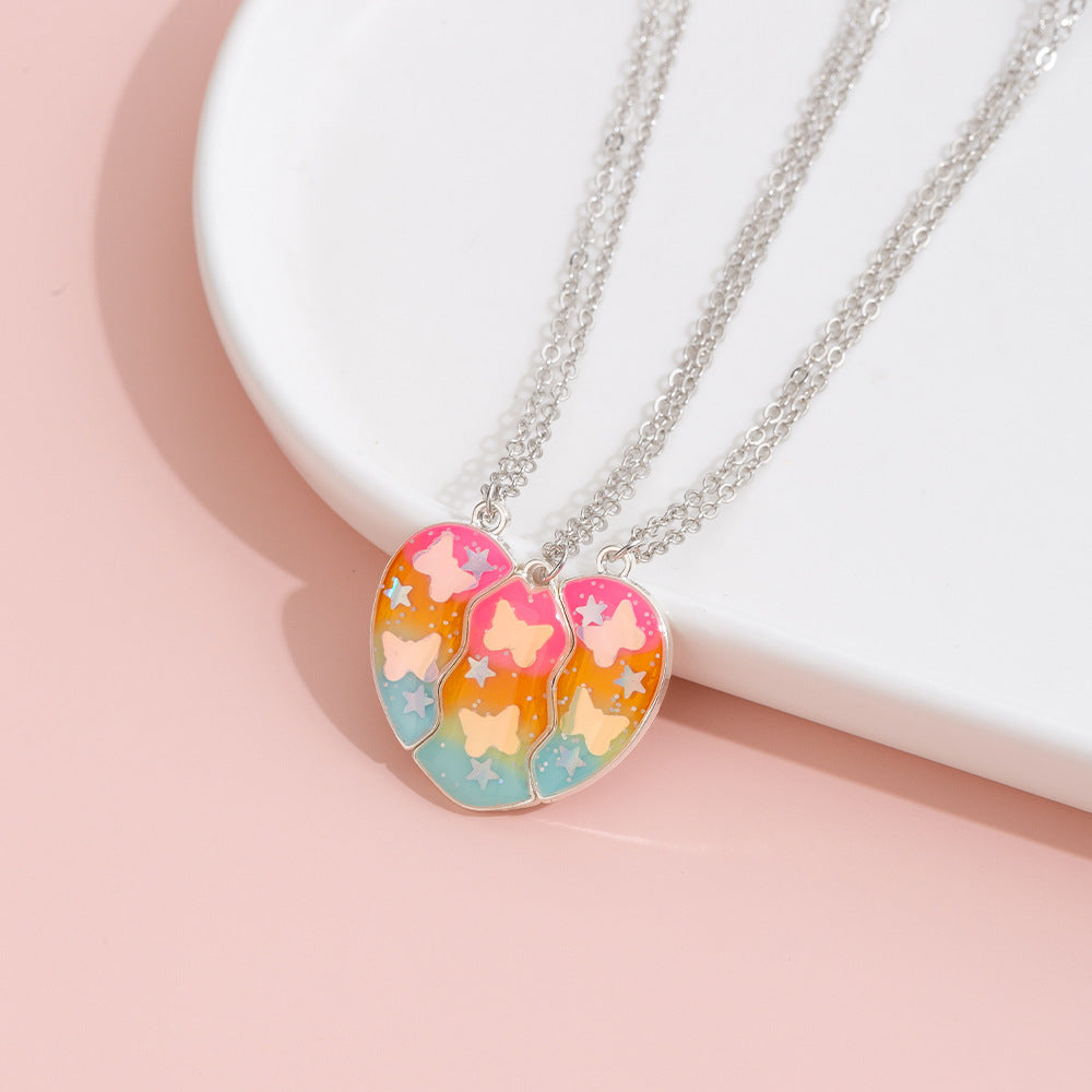 Set di collana in lega con cuore e farfalla da cartone animato per bambini con finitura smaltata, collana con ciondolo dell'amicizia BFF su catena a croce