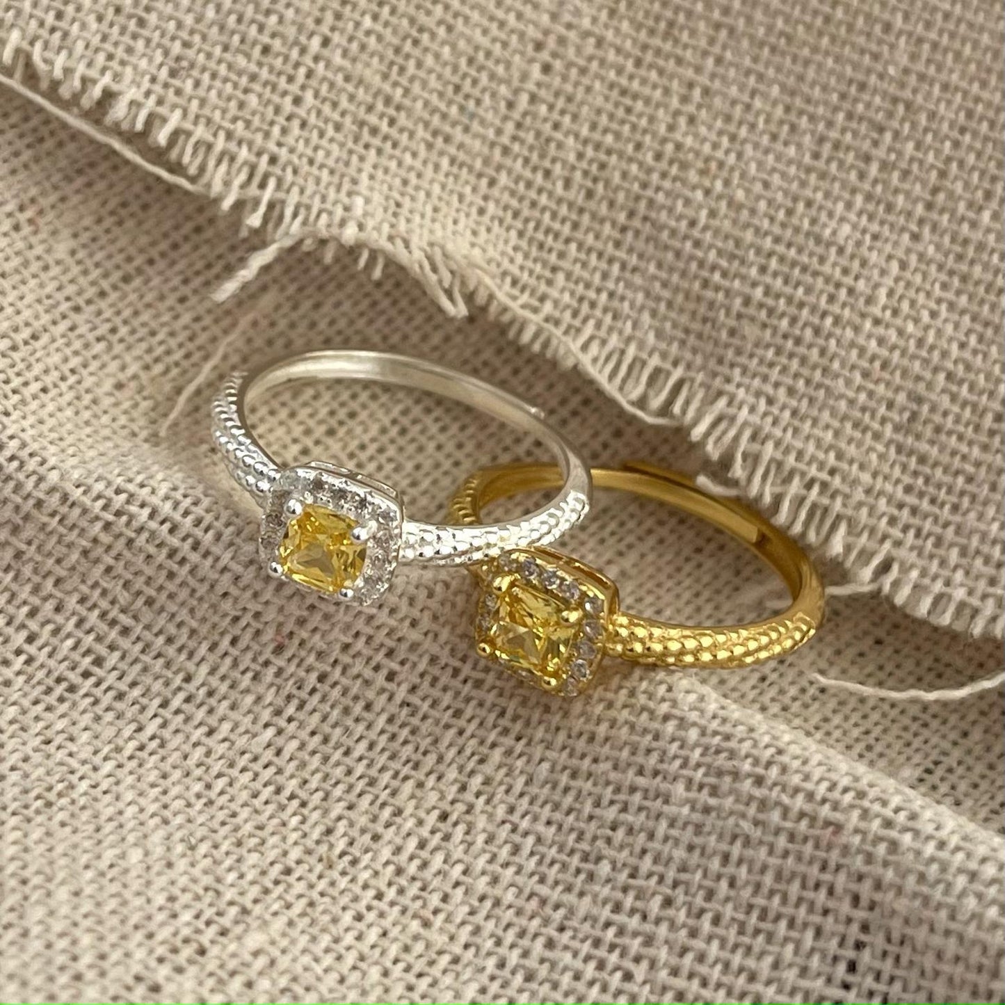 Anillo Minimalista de Plata de Ley 925 con Corazón, Geométrico a Rayas y Circonitas Cúbicas