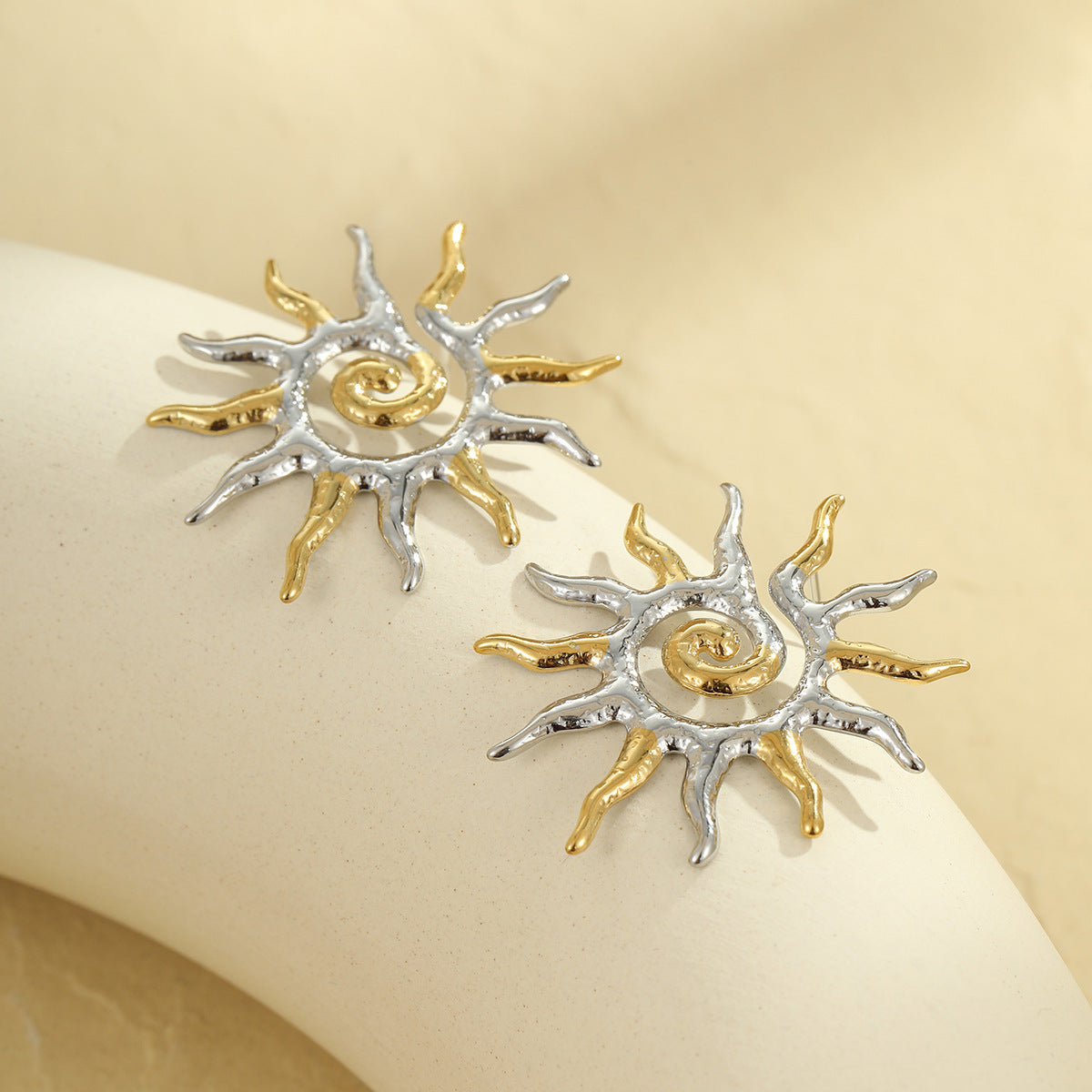 Vintage-Style Sunflower-Shaped 18K Gold-Plated Stainless Steel Earrings for Women