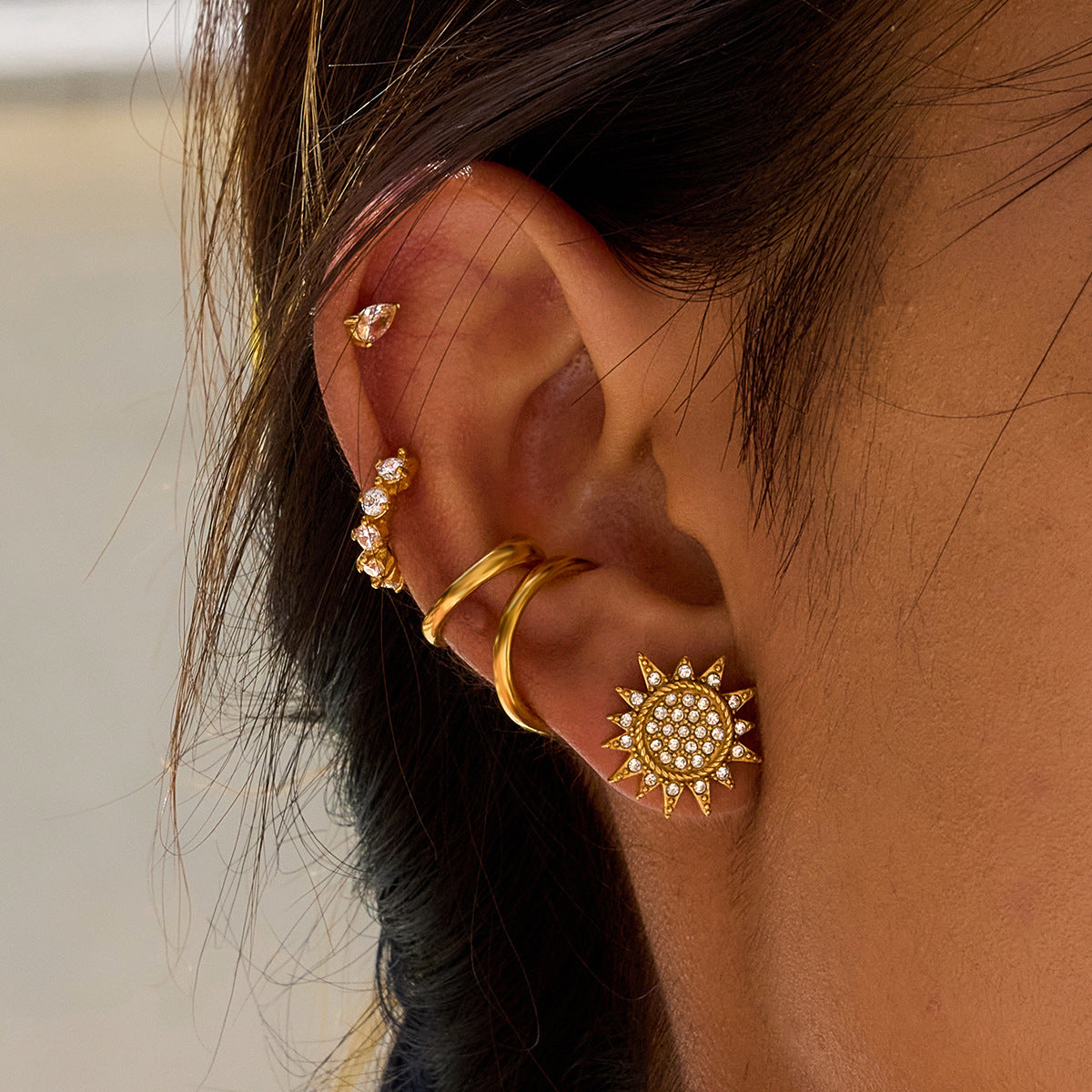 Pendientes de lujo de acero inoxidable con diseño geométrico en forma de sol y circonitas incrustadas para mujer, aretes hipoalergénicos de acero de titanio chapado