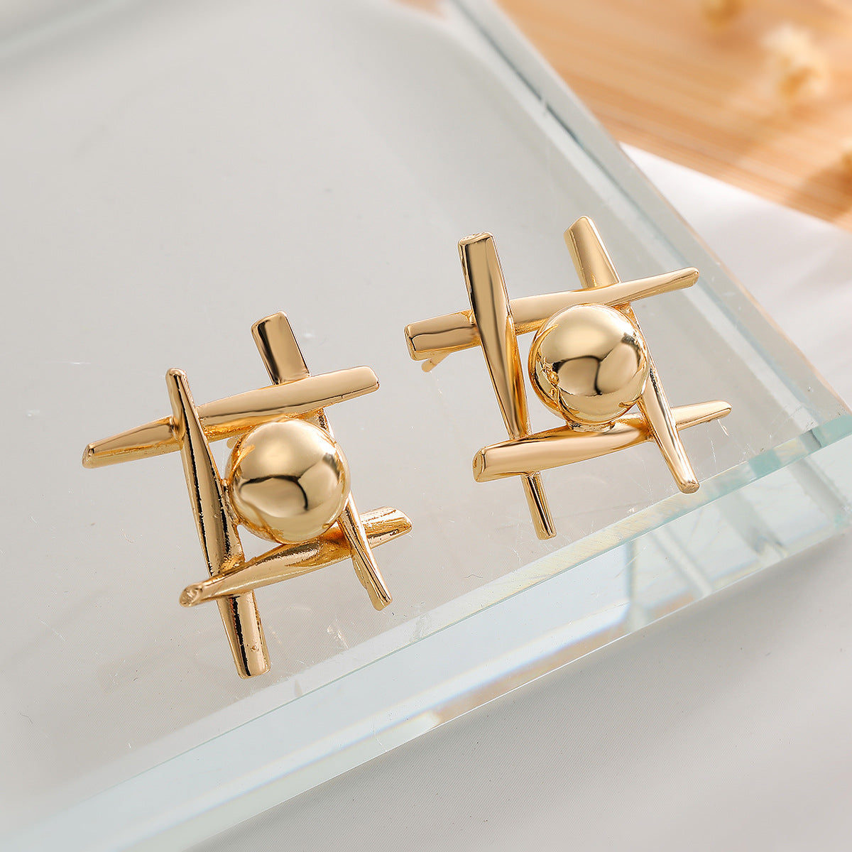 Orecchini da donna geometrici irregolari in rame con placcatura in oro, orecchini di tendenza dallo stile minimalista