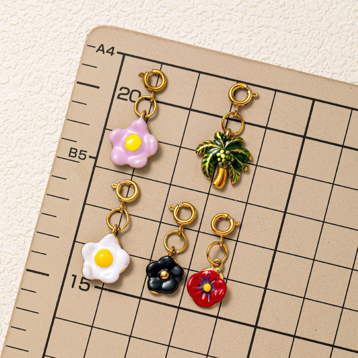 Vintage Floral Plant Stainless Steel PVD Gold Plated Pendant Charm Bar for Women