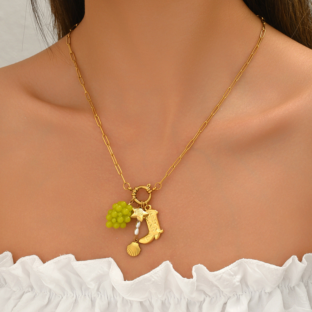 Collana da donna con conchiglia geometrica e intarsi in perle, con ciondolo in rame su catena standard