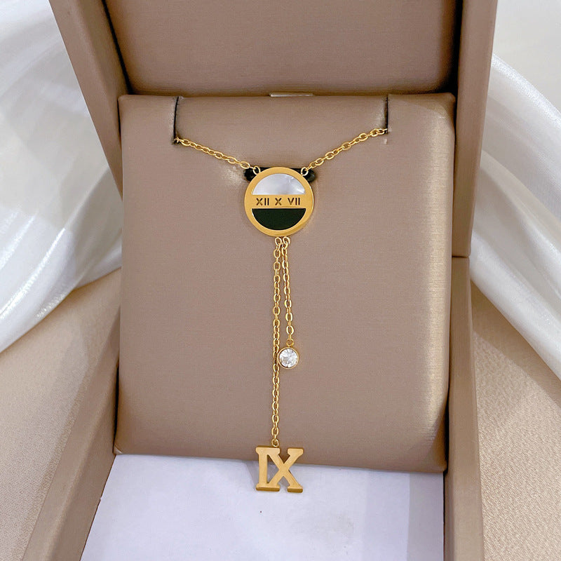 Collana Pendente Minimalista da Donna in Acciaio al Titanio con Placcatura in Oro e Design Geometrico, Catena a Medaglione a Lunghezza Regolabile