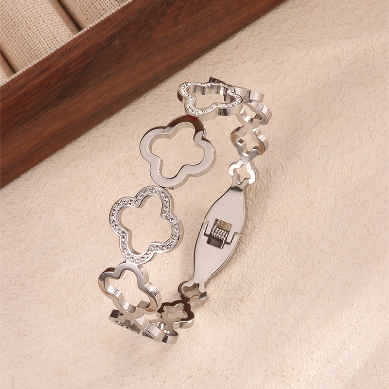 Elegant 18K Gold Plated Geometric Round Titanium Steel Bracelet