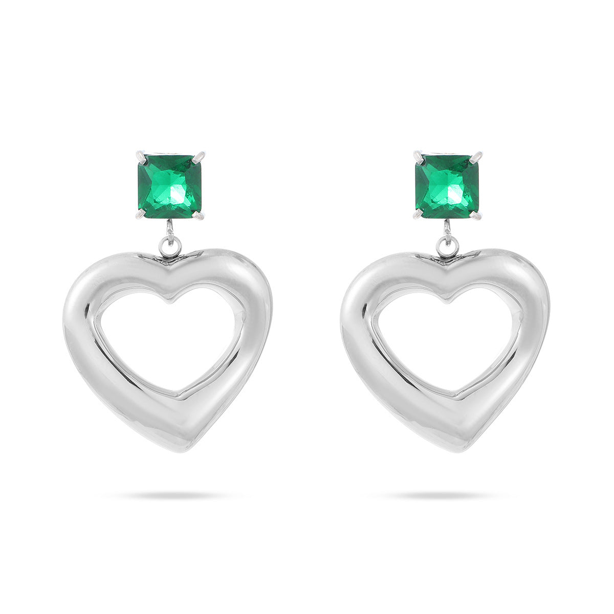 Fashionable Minimalist Heart-Shaped Zirconia-Set Titanium Steel Stud Earrings for Women with Plated Finish