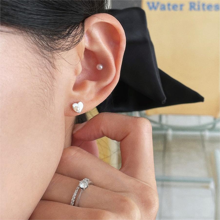 Minimalist Heart-Shaped 925 Sterling Silver Stud Earrings with Pearl Accent for Women