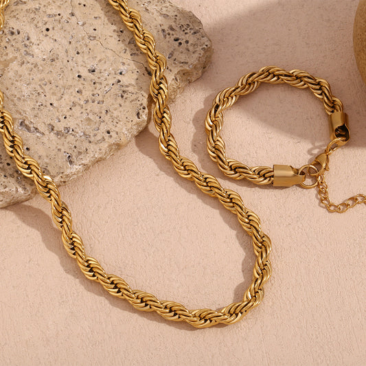 Collana minimalista da donna in corda intrecciata, acciaio inossidabile placcato oro 18 carati con ciondolo geometrico