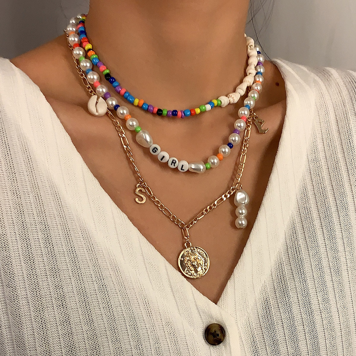 Collana con ciondolo geometrico a forma di cuore vintage, con catena in metallo galvanizzato e dettagli in perle sintetiche, da donna