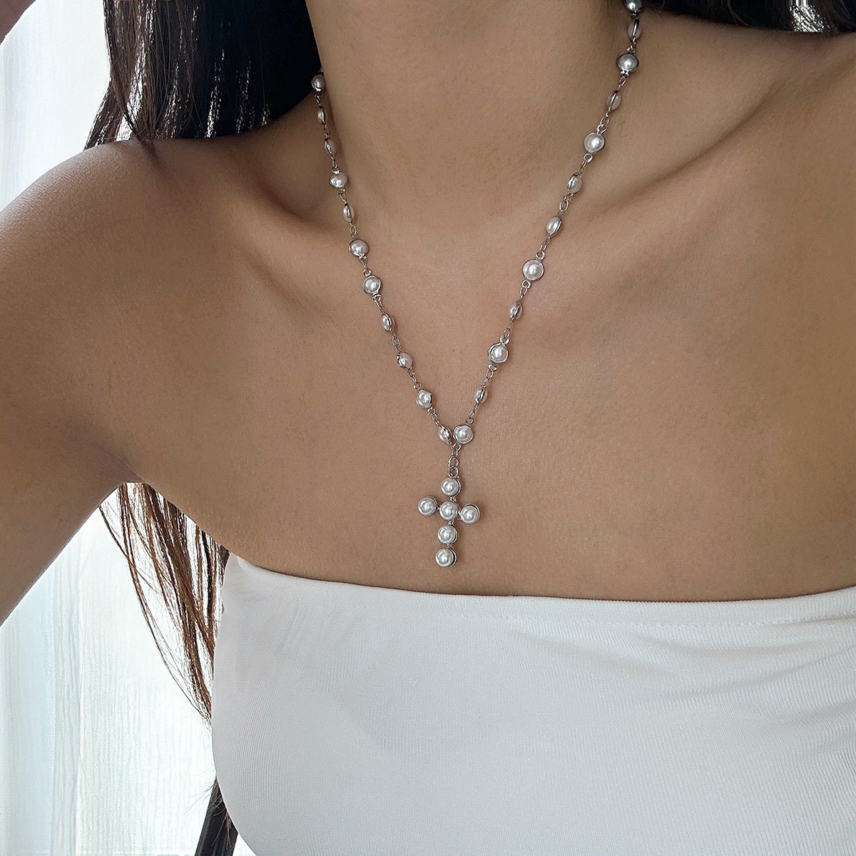 Collana con ciondolo a croce geometrica minimalista da donna in lega con finitura galvanizzata