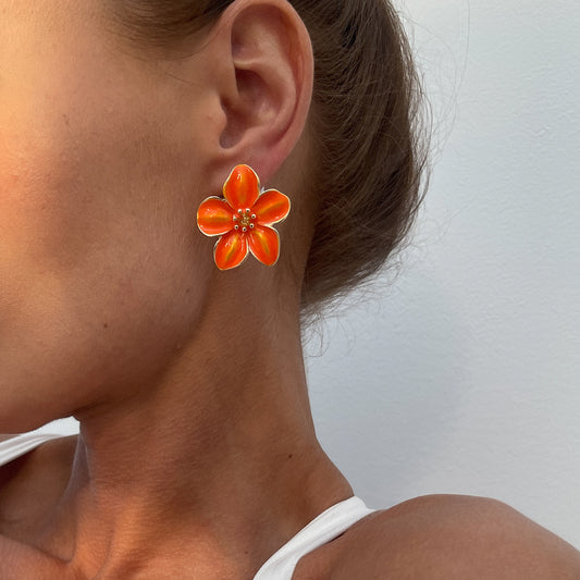 Minimalist Enamel Floral Stud Earrings for Women with Stainless Steel Posts and 3D Petal Design