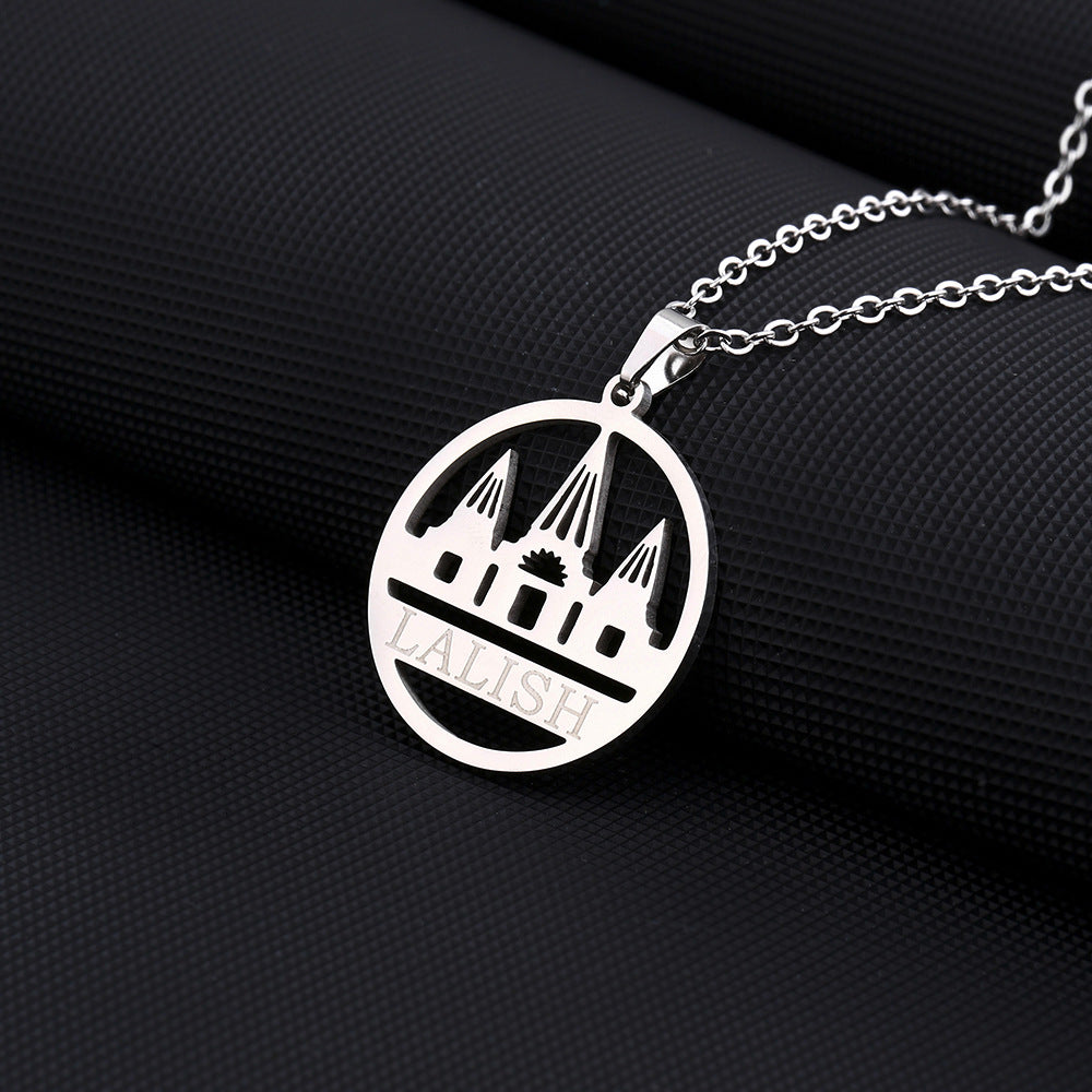 Collar con Colgante Geométrico de Estilo Étnico en Acero Inoxidable con Dije de Acero Titanio y Acabado Galvanizado para Uso Unisex