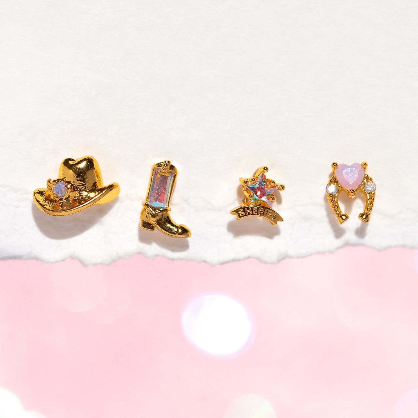 Aretes de Cobre Bañados en Oro Estilo Geométrico con Motivo de Botas y Sombrero de Vaquero