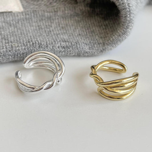 Anillo de plata de ley 925 con forma de corazón irregular, detalle de líneas cruzadas de alto brillo para mujer