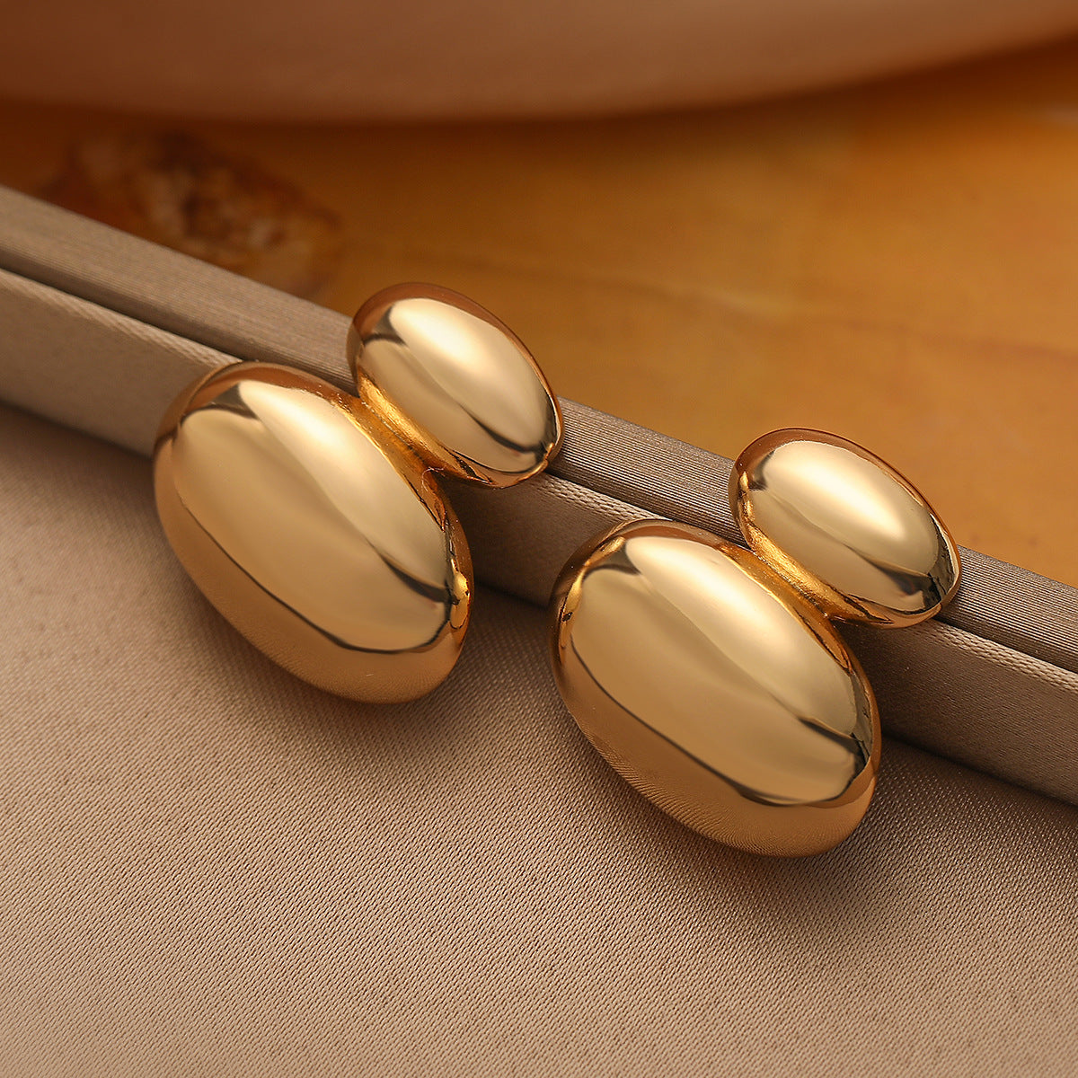 Minimalist Geometric Heart-Shaped Copper Earrings with Gold Plating for Women