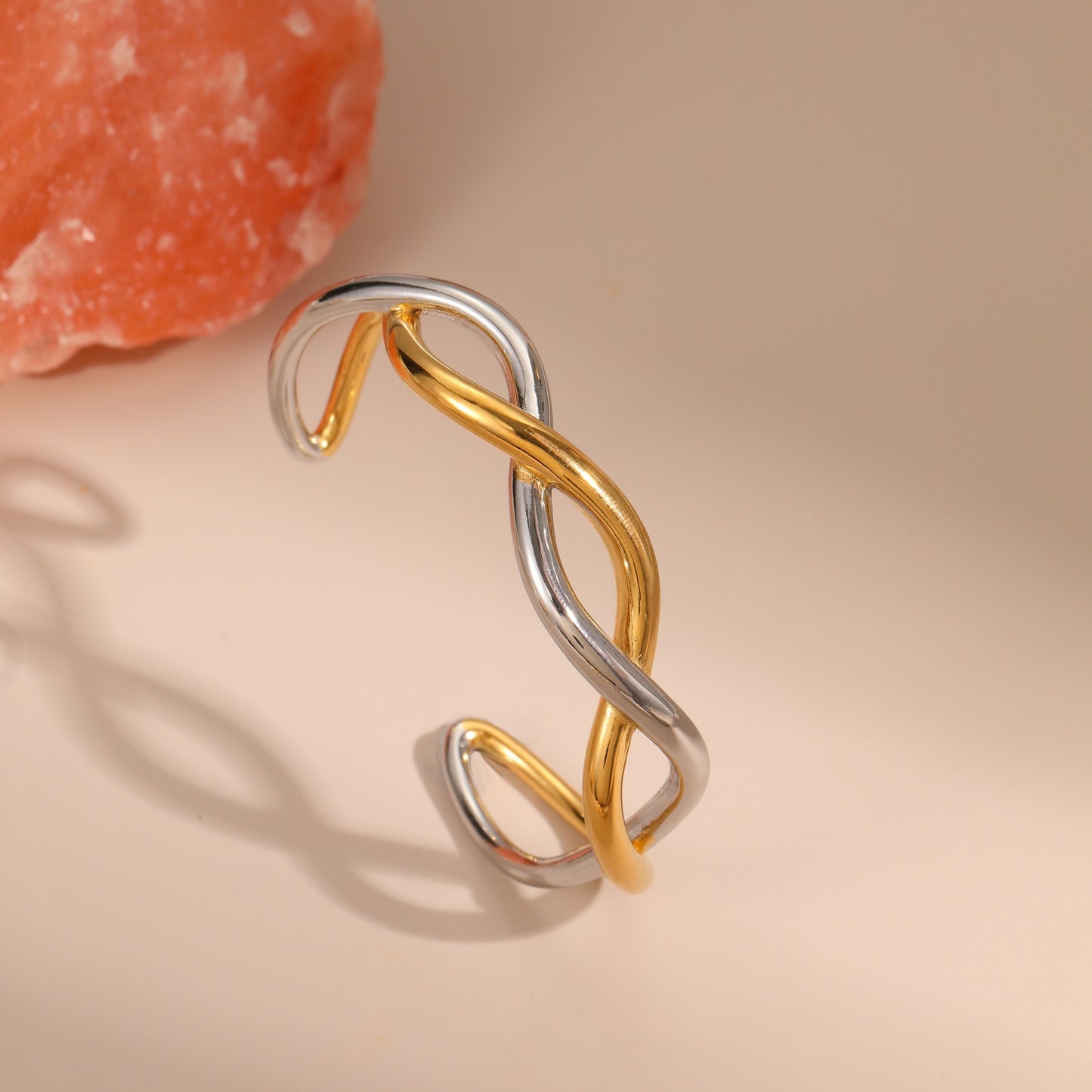 Fashionable Geometric Stainless Steel Bracelet with 18K Gold and Silver Plating for Women