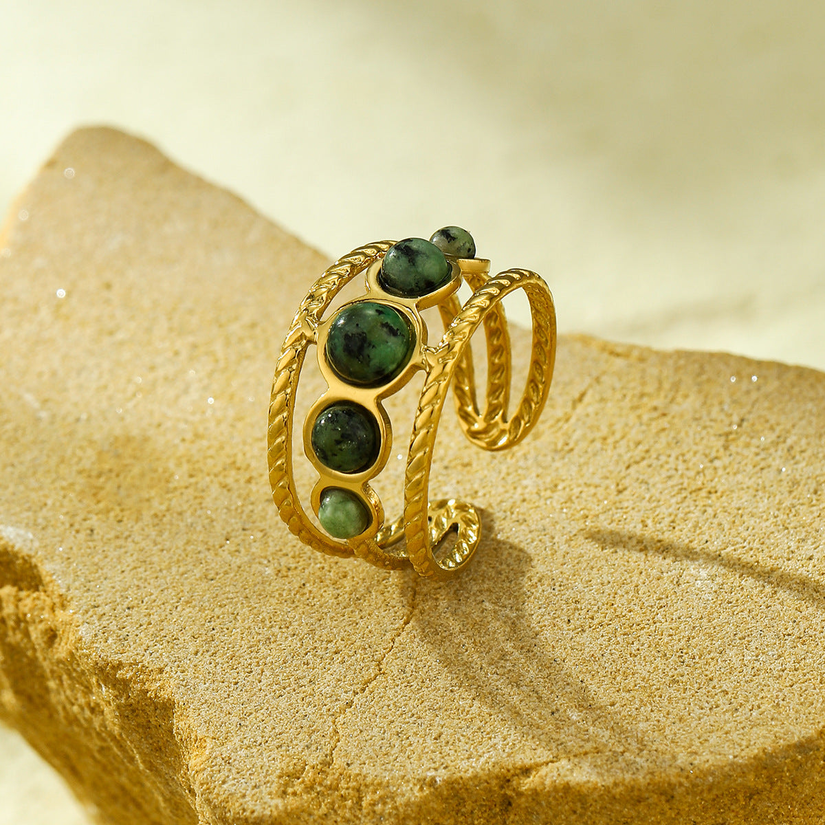 Anillo minimalista de acero de titanio con diseño geométrico, chapado en oro de 18 quilates y detalles de piedra natural para mujer