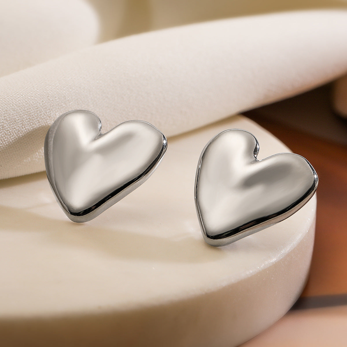 Orecchini a Cuore Geometrici Minimalisti in Rame con Placcatura in Oro 18K da Donna