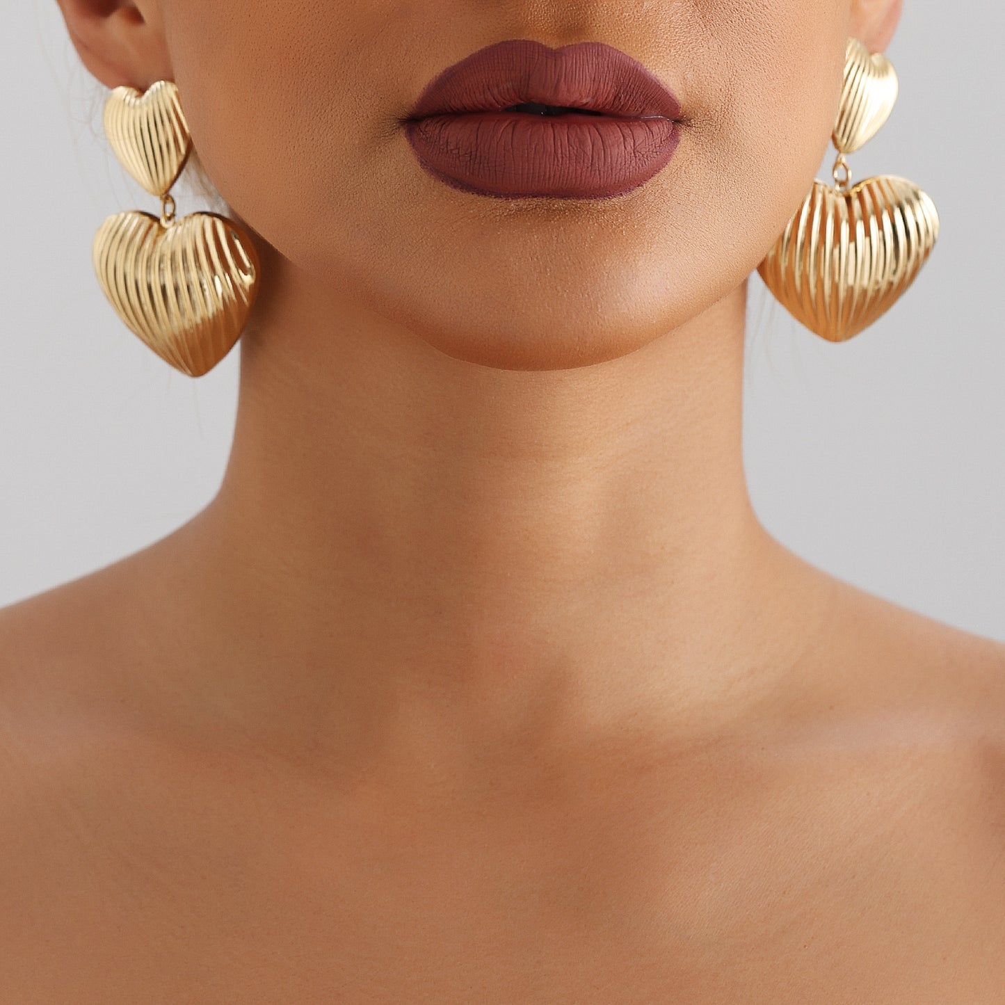 Pendientes de aleación con forma de corazón, minimalistas vintage y con baño para mujer