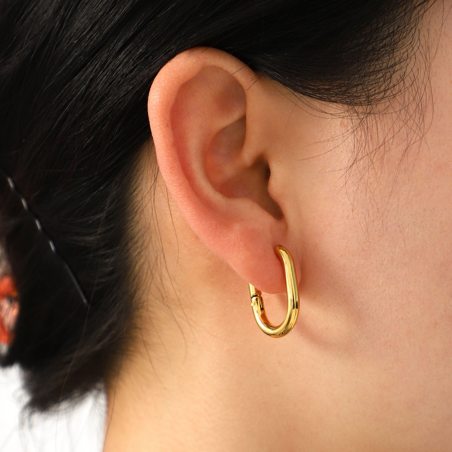 Orecchini a Cerchio Minimalisti Geometrici in Acciaio Inossidabile con Pendente a Torsione per Donna