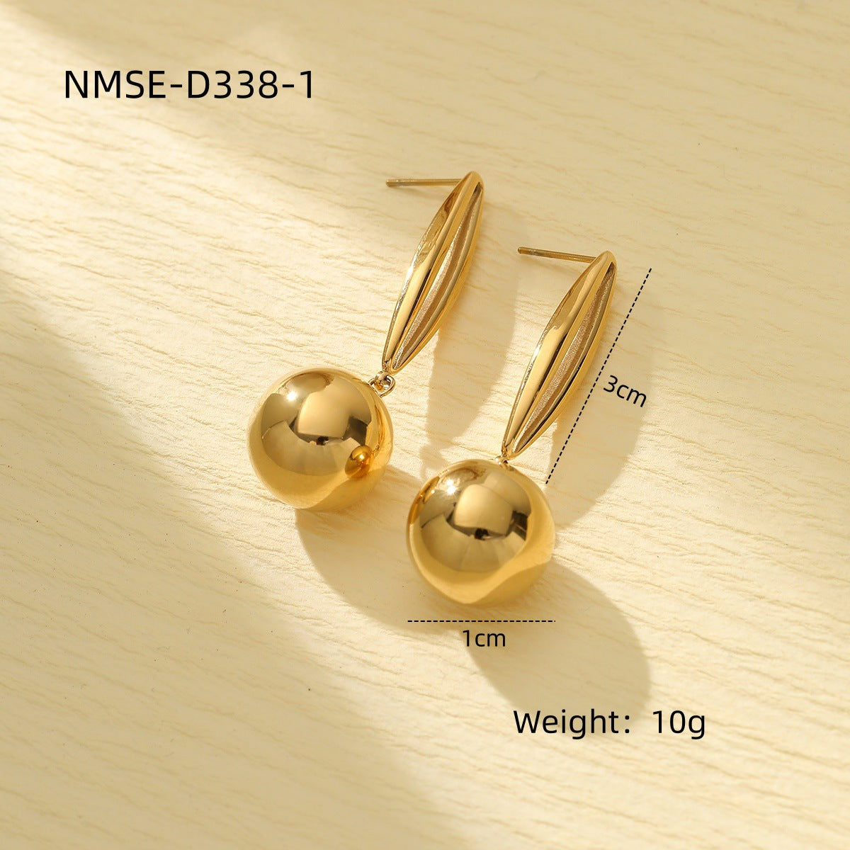 Pendientes de bola redonda de acero inoxidable geométricos calados minimalistas para mujer con acabado de oro de 18 quilates chapado al vacío