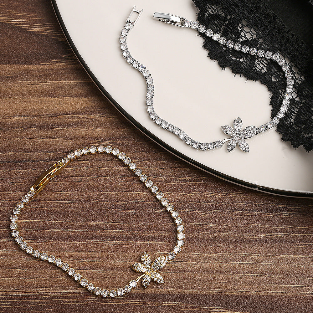 Bracciale da donna minimalista a forma di foglia in rame con zirconi