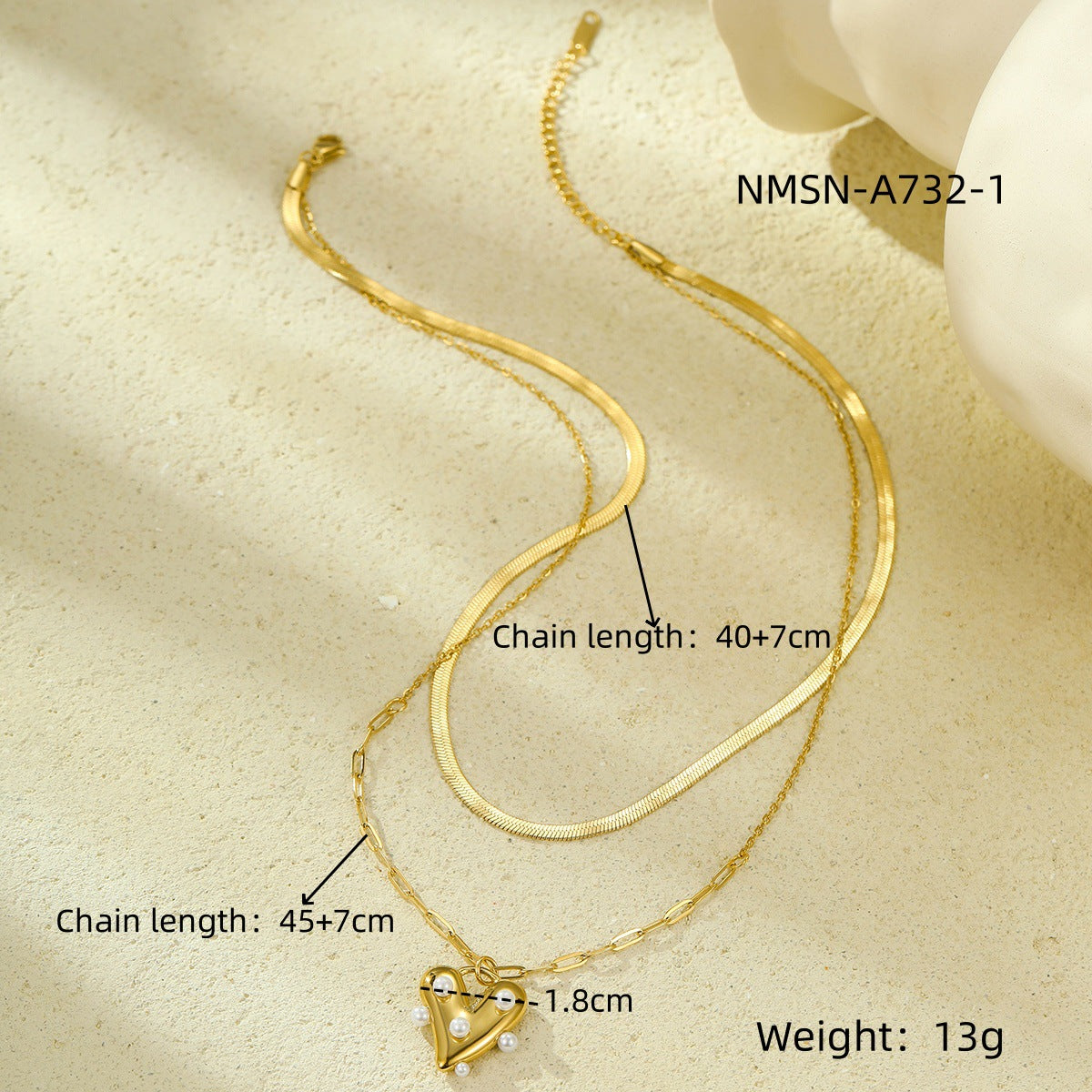 Juego de collar y pendientes de acero inoxidable con forma de corazón vintage, chapado en oro de 18 quilates al vacío y detalles de perlas