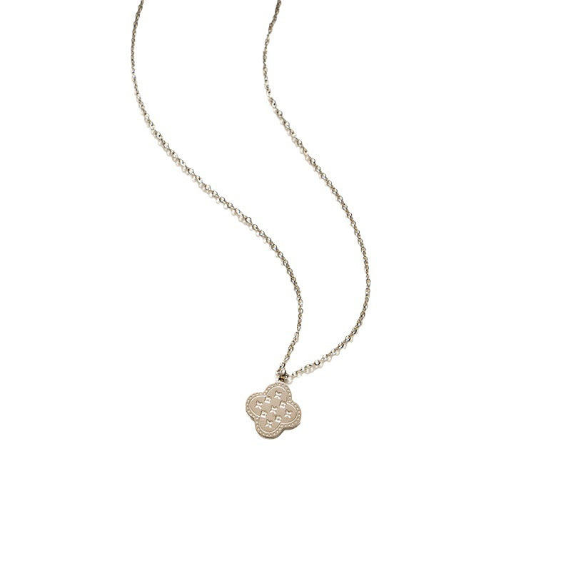 Bracciale Minimalista da Donna a Trifoglio in Acciaio al Titanio con Finitura Galvanica