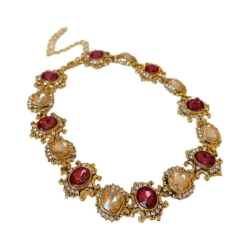 Collana Pendente Rotonda con Strass d'Ispirazione Vintage e Catena in Lega Placcata da Donna, Elegante Set di Gioielli per la Clavicola con Orecchini Inclusi