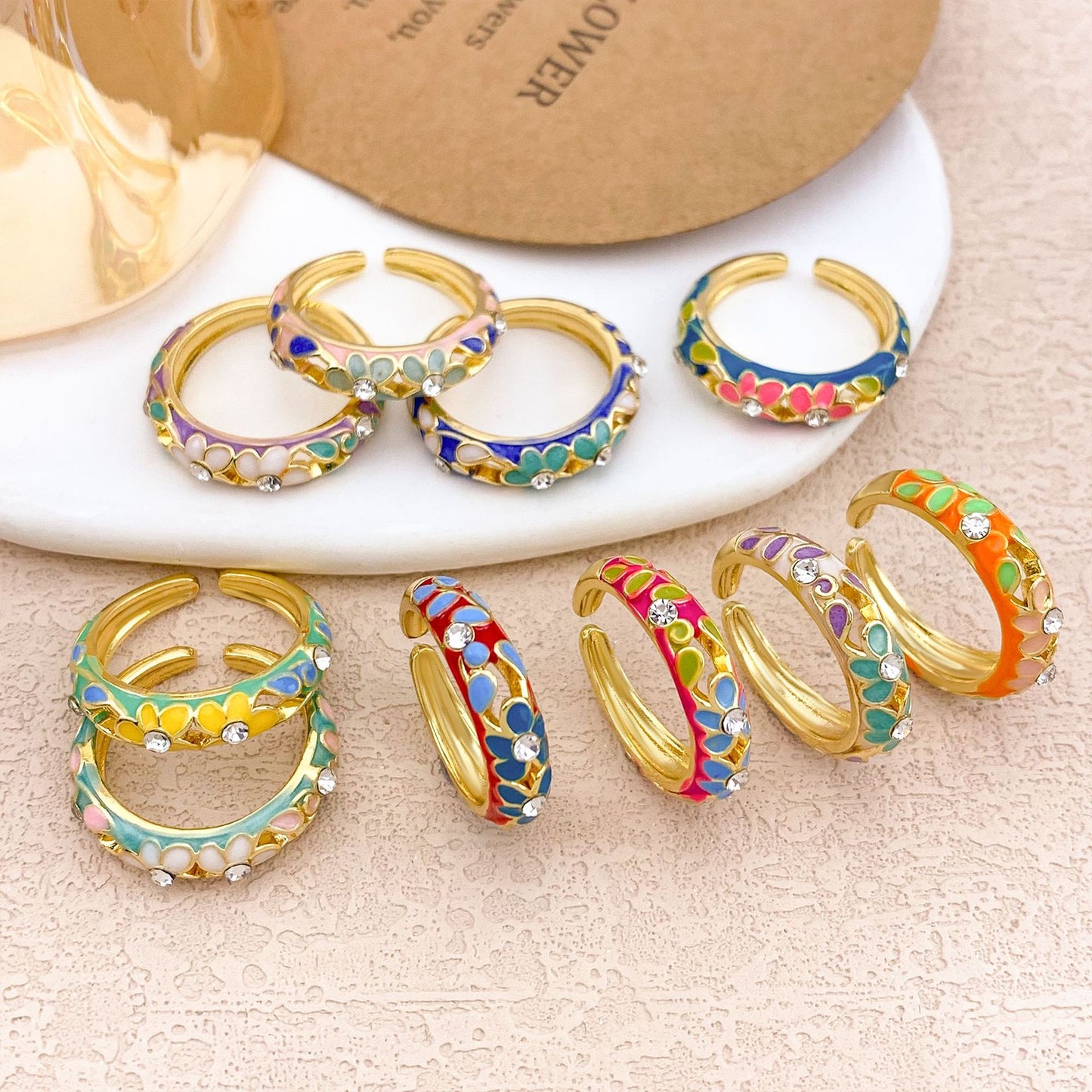 Anello in lega placcato oro con design floreale e cavo, elegante e di lusso, per donna