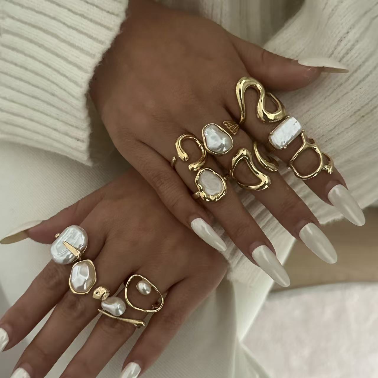 Vintage Geometric Alloy Plated Ring with Irregular Baroque Pearl and Rhinestone for Women