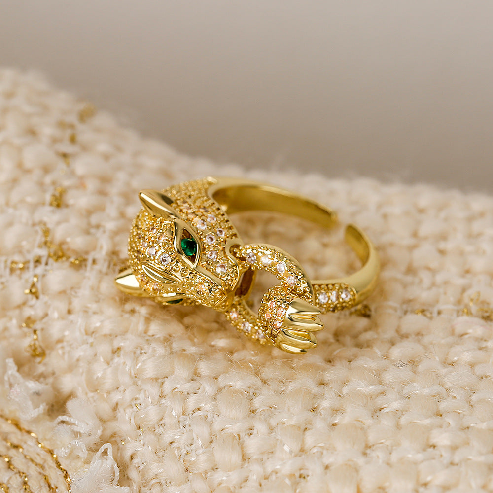 Anello da donna minimalista a forma di leopardo in rame con zirconia micro-pavé