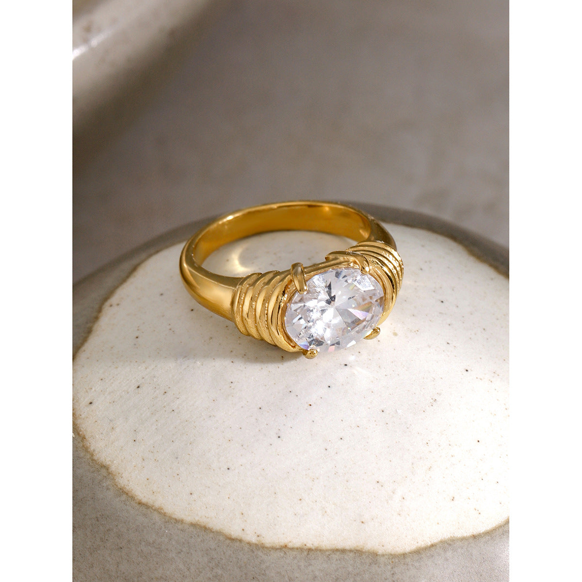 Trendy 18K Gold Plated Stainless Steel Ring with White Rhinestones and Threaded Design for Women