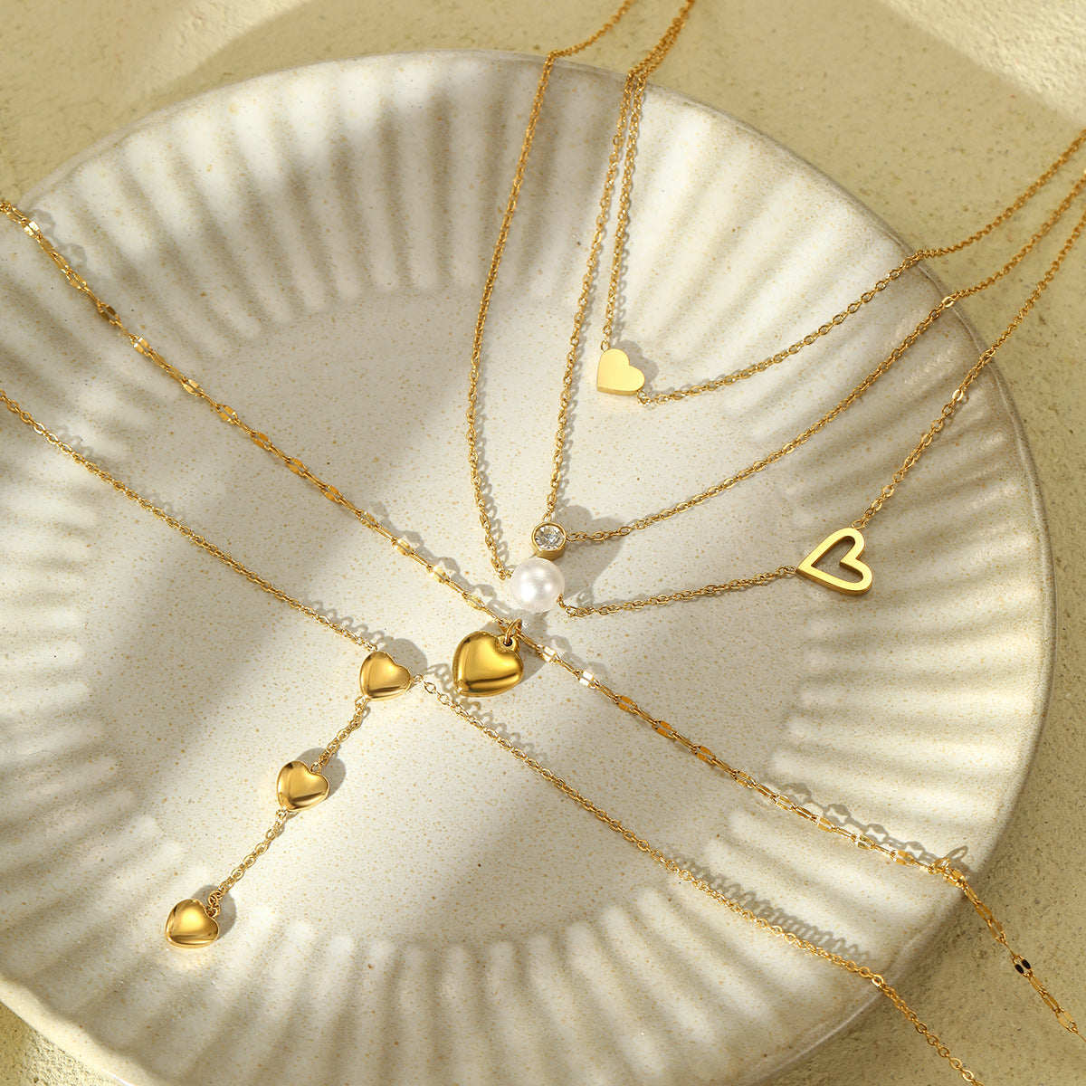 Fashionable Stainless Steel Heart Pendant Necklace with Tassel Detail for Women, Electroplated Luxe Clavicle Chain