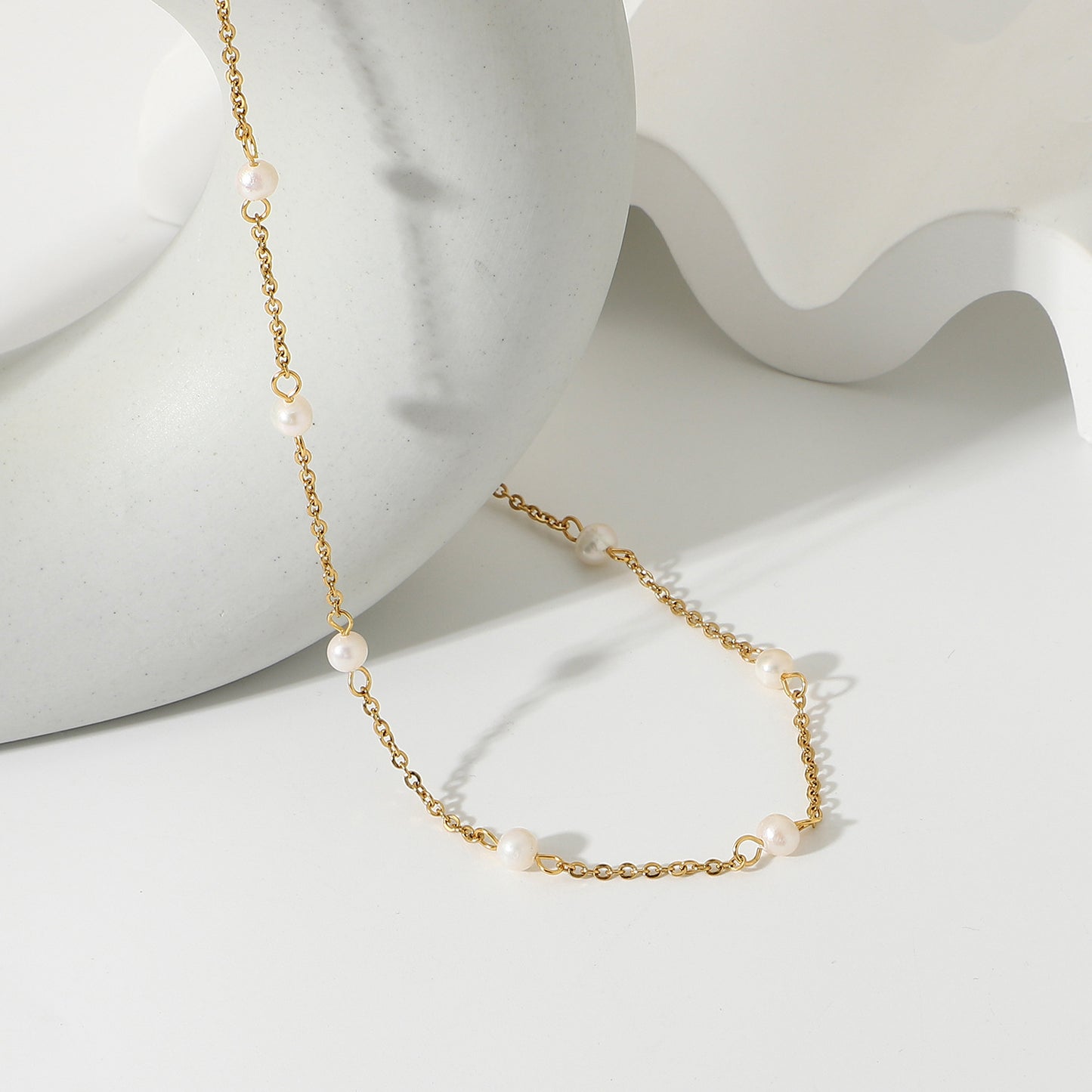 Minimalist Geometric Stainless Steel Necklace with 18K Gold Plating and Natural Freshwater Pearl Pendant for Women