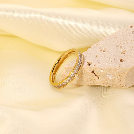 Anillo minimalista redondo de acero de titanio con incrustaciones de diamantes de imitación para mujer, chapado al vacío en oro de 18K, anillo de dedo de moda estilo geométrico