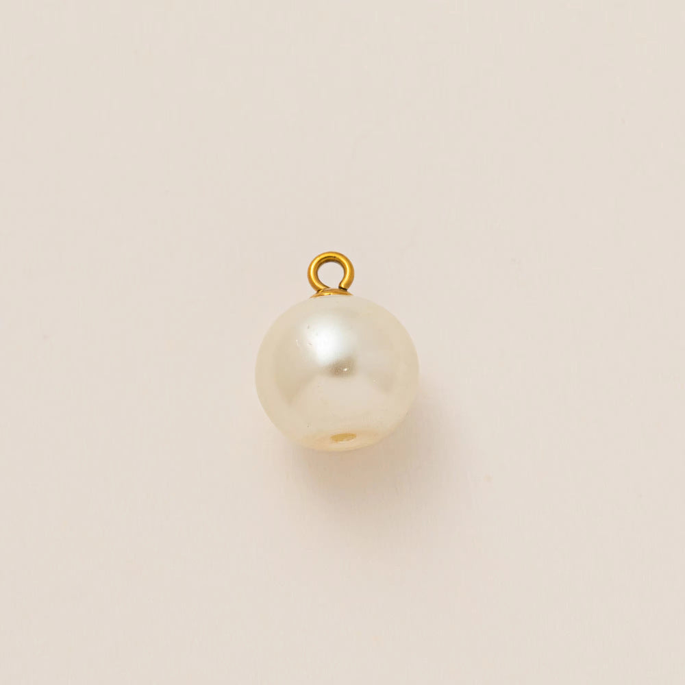 Minimalist Heart Brass Gold Plated Necklace with Cubic Zirconia and Irregular Pearl Charm Bar