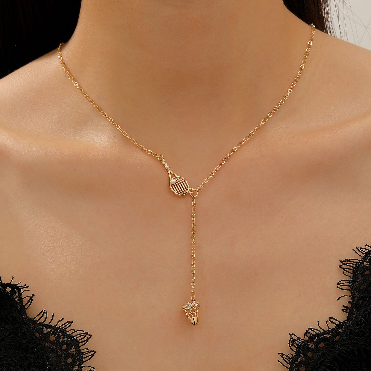 Collana con ciondolo sportivo geometrico in lega placcata per donna