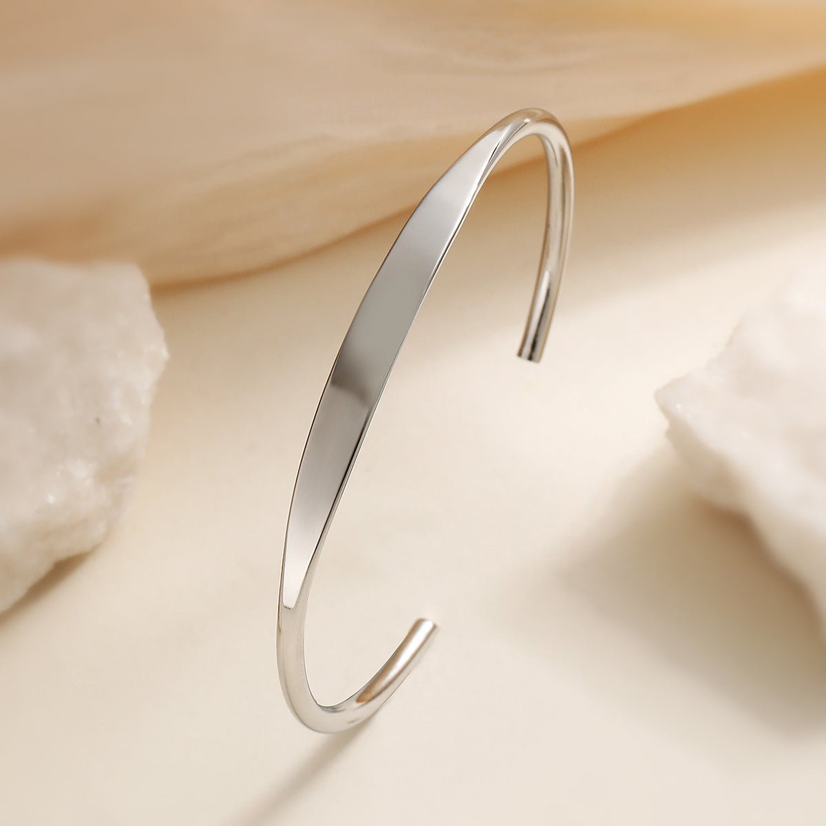 Bracciale da donna in acciaio inossidabile a forma di C, stile retrò minimalista, con finitura placcata