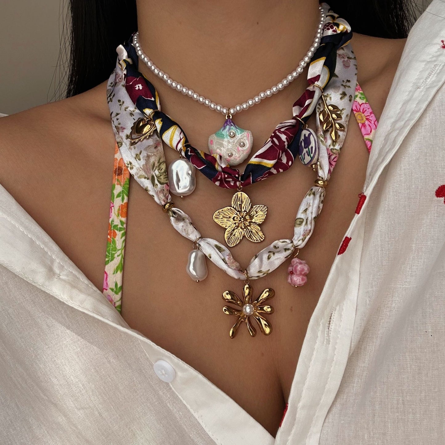 Casual Floral Stainless Steel Necklace with Pearl and Shell Pendant for Women