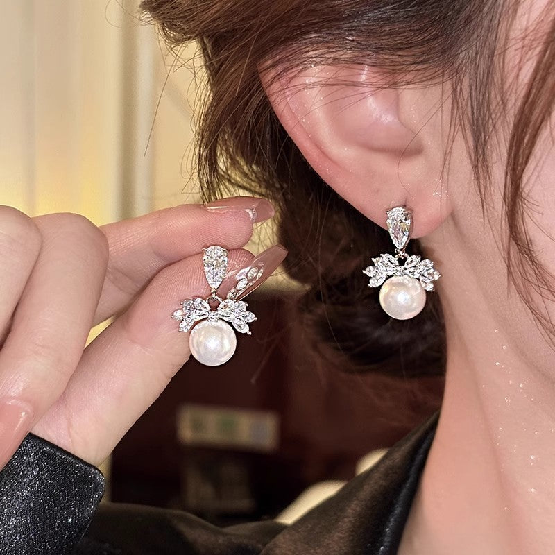 Pendientes de perlas geométricos para mujer con detalles de circonitas, postes de acero galvanizado, estilo retro lujoso y elegante para otoño e invierno