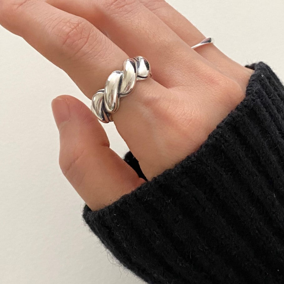 Minimalist Heart-Shaped 925 Sterling Silver Ring for Women with Rope Knot Detail and Vintage-Inspired Design